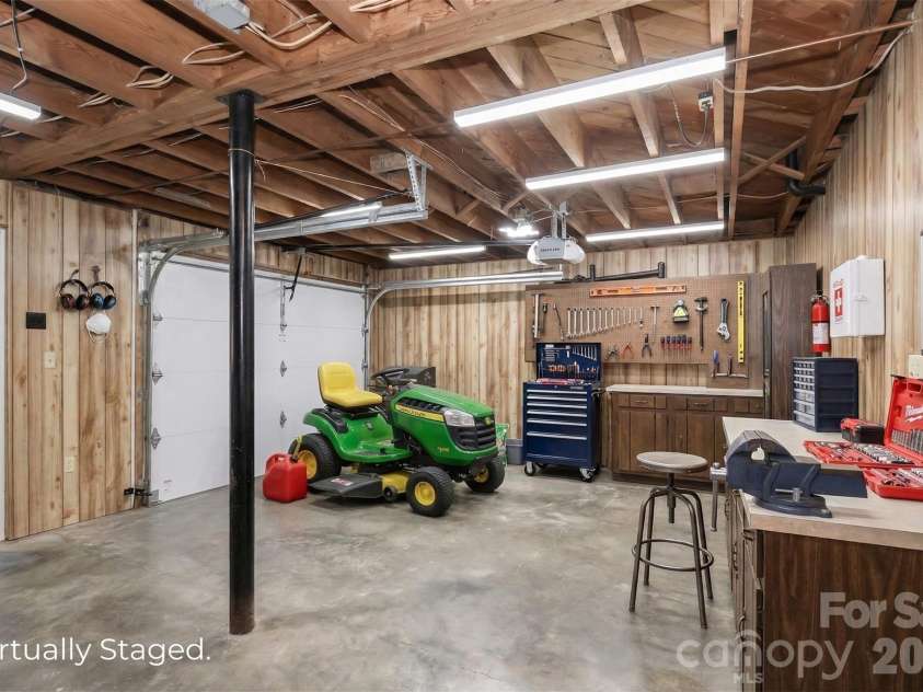 116 Deer Trail Road, Statesville, NC 28677.  MLS# CAR4272587, YatesRealty ID 25298. 