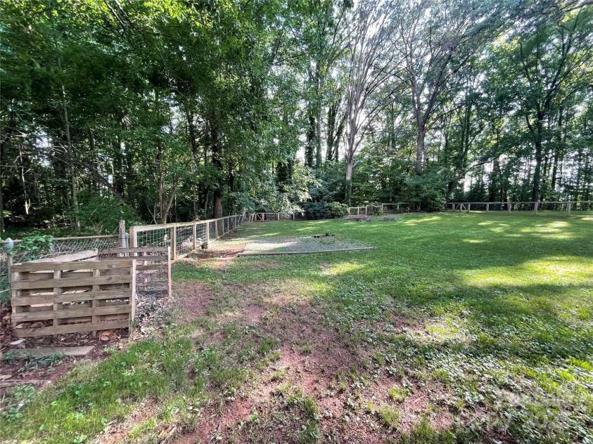 2411 Rebecca Avenue, Charlotte, NC 28208.  MLS# CAR4271832, YatesRealty ID 25298. 