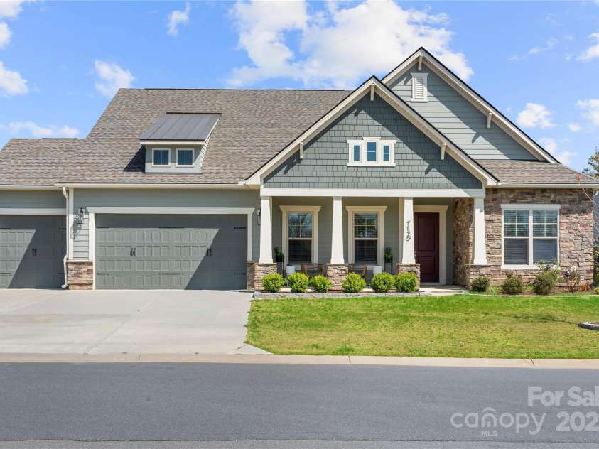 7130 Irongate Drive, Lancaster, SC 29720.  MLS# CAR4241368, YatesRealty ID 25299. 