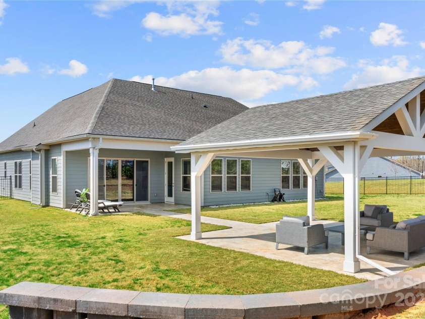 7130 Irongate Drive, Lancaster, SC 29720.  MLS# CAR4241368, YatesRealty ID 25299. 