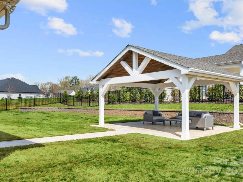 7130 Irongate Drive, Lancaster, SC 29720.  MLS# CAR4241368, YatesRealty ID 25299. 