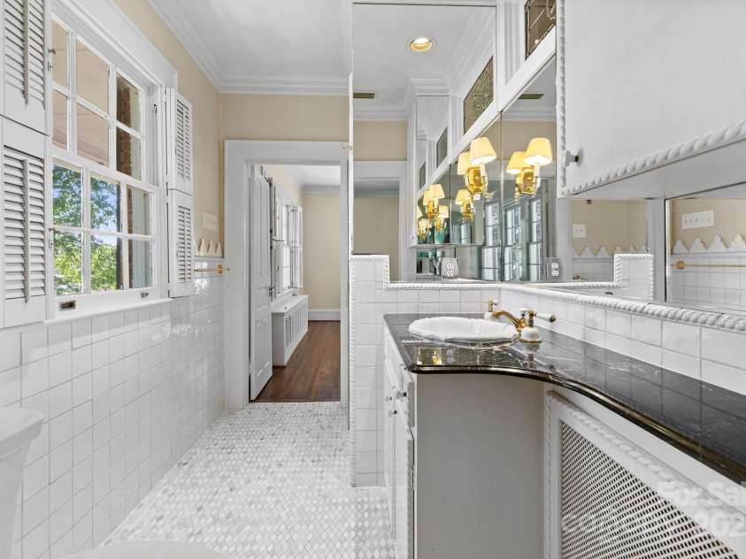 127 Main Street, Belmont, NC 28012.  MLS# CAR4296421, YatesRealty ID 253. 