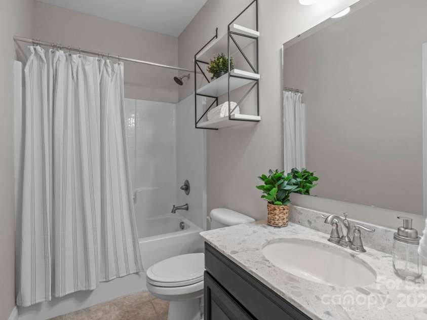 805 Hidden Pond Lane, Waxhaw, NC 28173.  MLS# CAR4277979, YatesRealty ID 2530. 