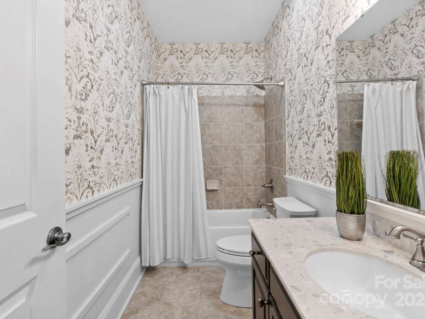 805 Hidden Pond Lane, Waxhaw, NC 28173.  MLS# CAR4277979, YatesRealty ID 2530. 