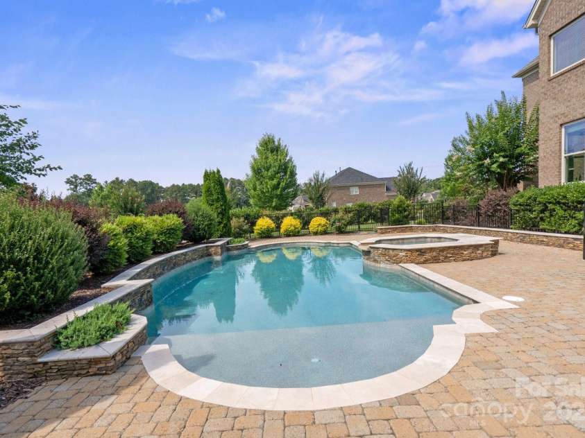 805 Hidden Pond Lane, Waxhaw, NC 28173.  MLS# CAR4277979, YatesRealty ID 2530. 