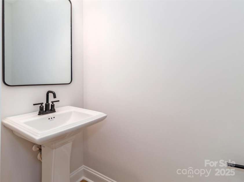 2505 Elon Street, Charlotte, NC 28208.  MLS# CAR4246265, YatesRealty ID 25300. 