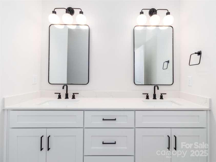 2505 Elon Street, Charlotte, NC 28208.  MLS# CAR4246265, YatesRealty ID 25300. 