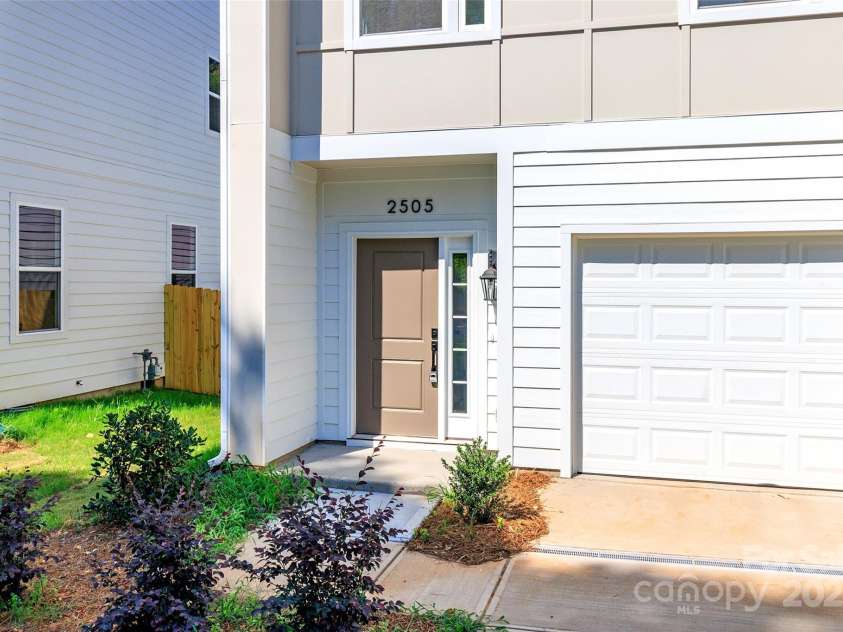 2505 Elon Street, Charlotte, NC 28208.  MLS# CAR4246265, YatesRealty ID 25300. 