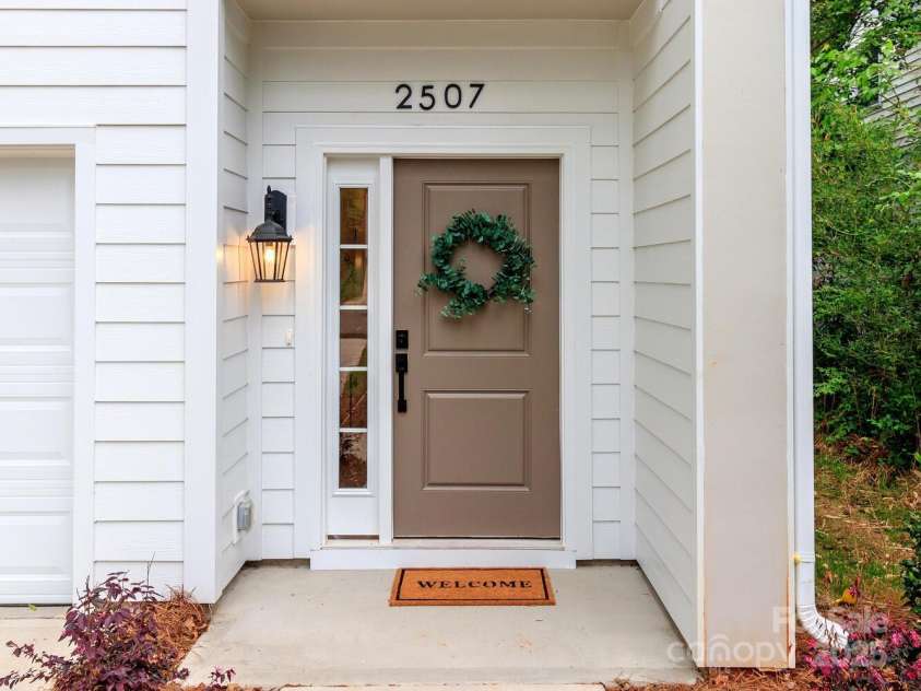 2507 Elon Street, Charlotte, NC 28208.  MLS# CAR4246271, YatesRealty ID 25301. 