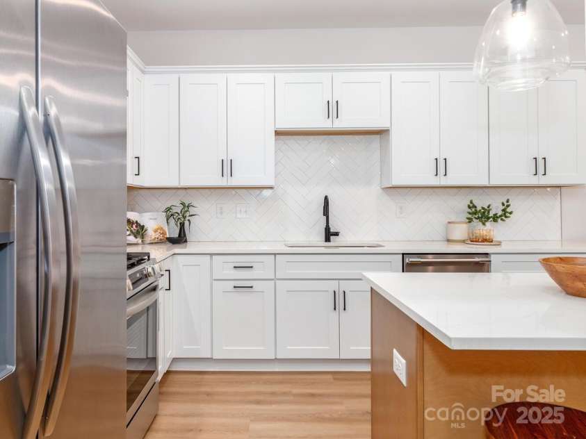 2507 Elon Street, Charlotte, NC 28208.  MLS# CAR4246271, YatesRealty ID 25301. 