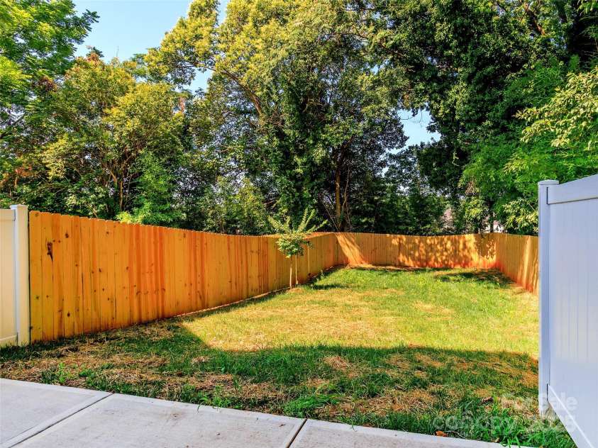 2507 Elon Street, Charlotte, NC 28208.  MLS# CAR4246271, YatesRealty ID 25301. 