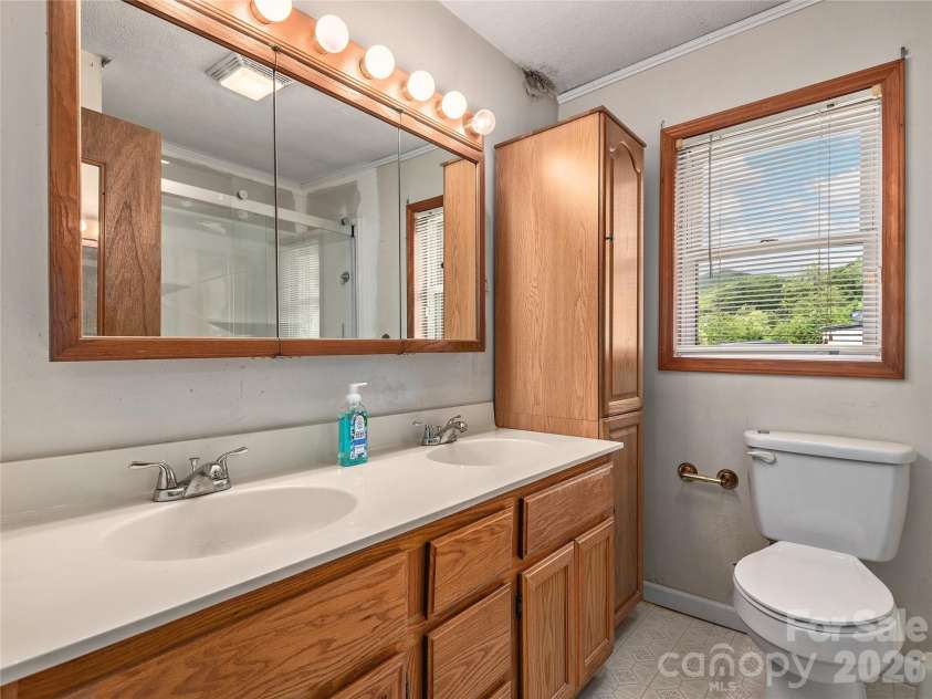 379 Fork Road, Barnardsville, NC 28709.  MLS# CAR4378726, YatesRealty ID 25301. 