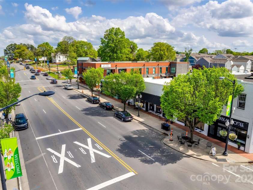 1033 Dorsey Drive, Fort Mill, SC 29715.  MLS# CAR4258362, YatesRealty ID 25303. Downtown Pineville, just minutes away