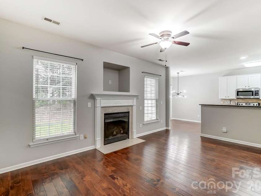 4914 Sunset Ridge Court, Charlotte, NC 28269.  MLS# CAR4378055, YatesRealty ID 25303. 