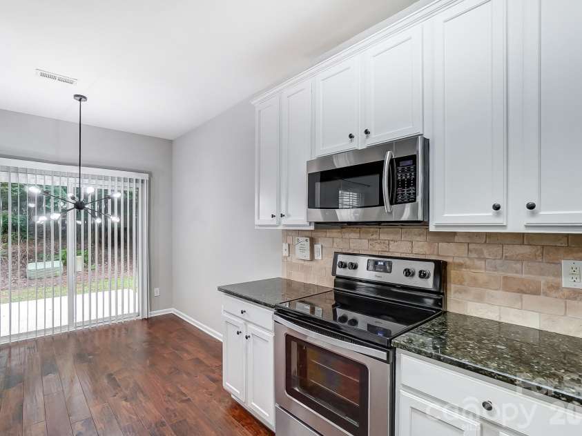4914 Sunset Ridge Court, Charlotte, NC 28269.  MLS# CAR4378055, YatesRealty ID 25303. 