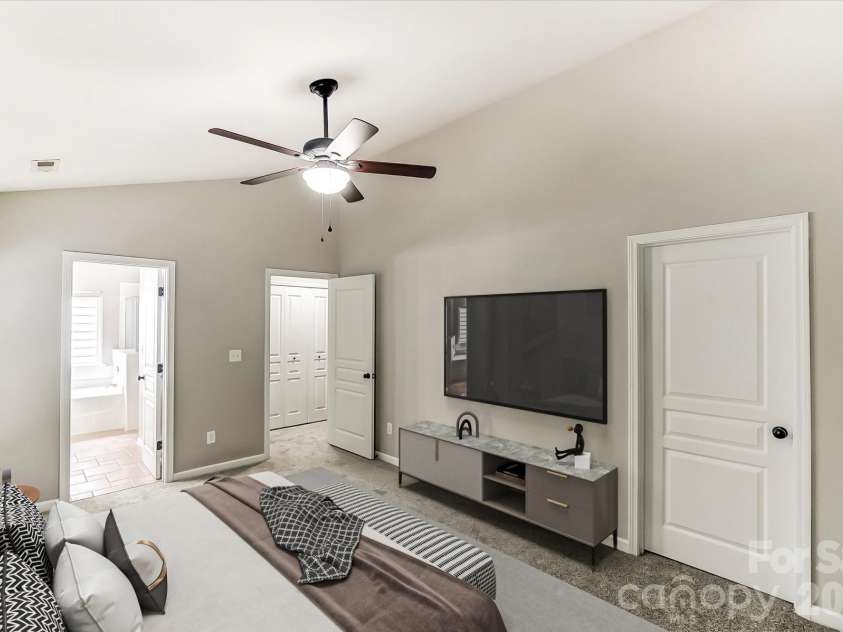 4914 Sunset Ridge Court, Charlotte, NC 28269.  MLS# CAR4378055, YatesRealty ID 25303. 