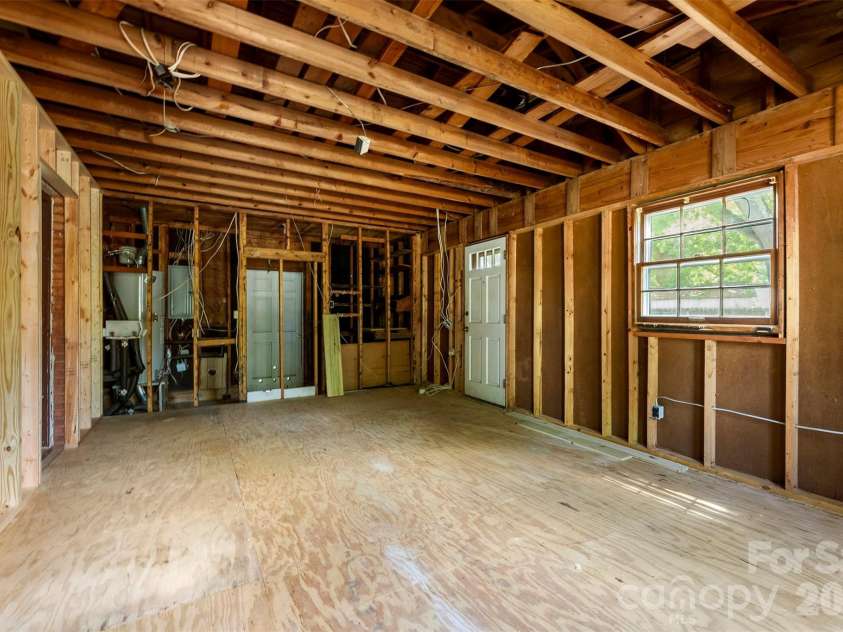 8315 Westbourne Drive, Charlotte, NC 28216.  MLS# CAR4372262, YatesRealty ID 25304. A blank slate