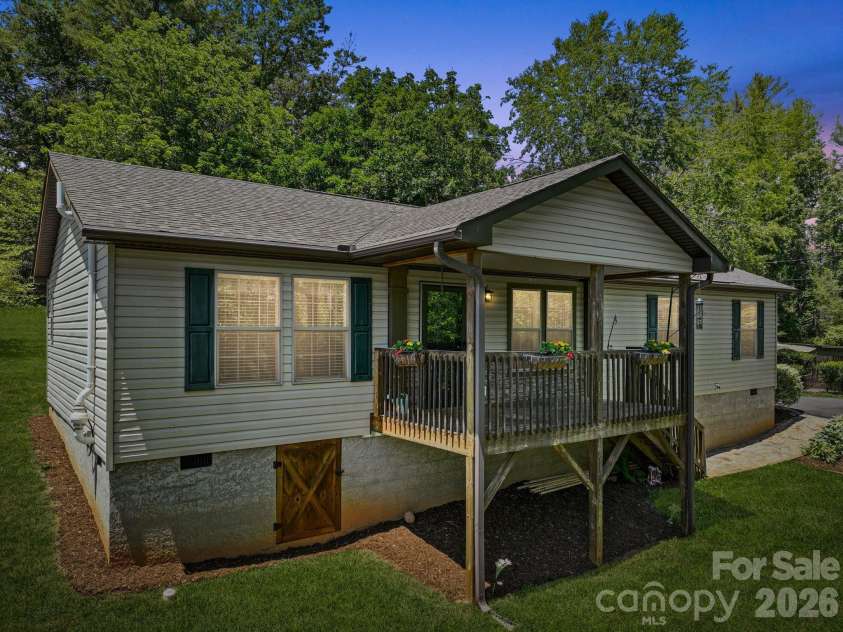 40 New Elijah Way, Fletcher, NC 28732.  MLS# CAR4384158, YatesRealty ID 25305. 40 New Elijah Way