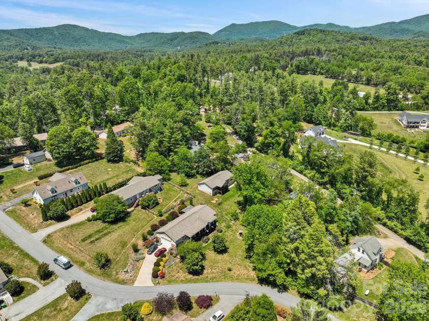 40 New Elijah Way, Fletcher, NC 28732.  MLS# CAR4384158, YatesRealty ID 25305. 40 New Elijah Way