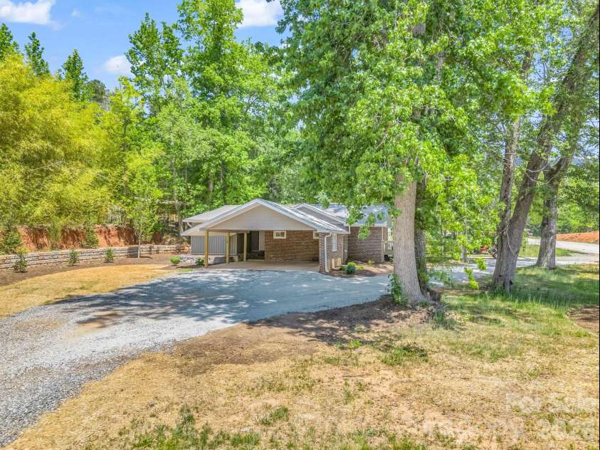 5923 Highway 14 Highway, Landrum, SC 29356.  MLS# CAR4386371, YatesRealty ID 25306. 