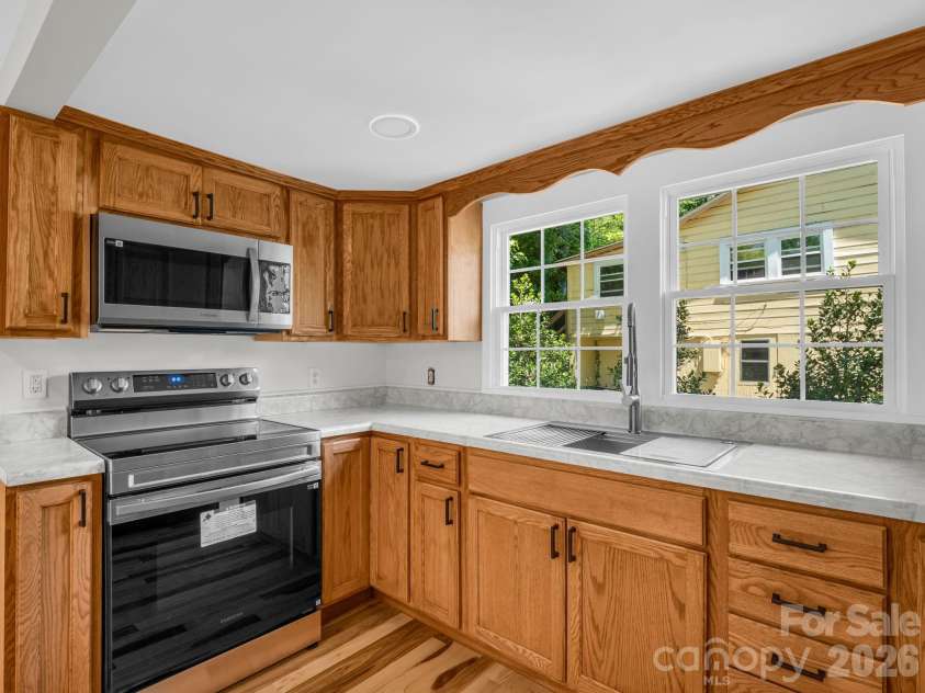 5923 Highway 14 Highway, Landrum, SC 29356.  MLS# CAR4386371, YatesRealty ID 25306. Kitchen