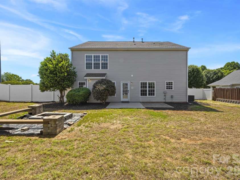 125 Mallory Tai Drive, Lincolnton, NC 28092.  MLS# CAR4380145, YatesRealty ID 25307. 