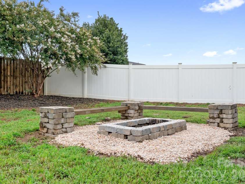 125 Mallory Tai Drive, Lincolnton, NC 28092.  MLS# CAR4417556, YatesRealty ID 25307. 