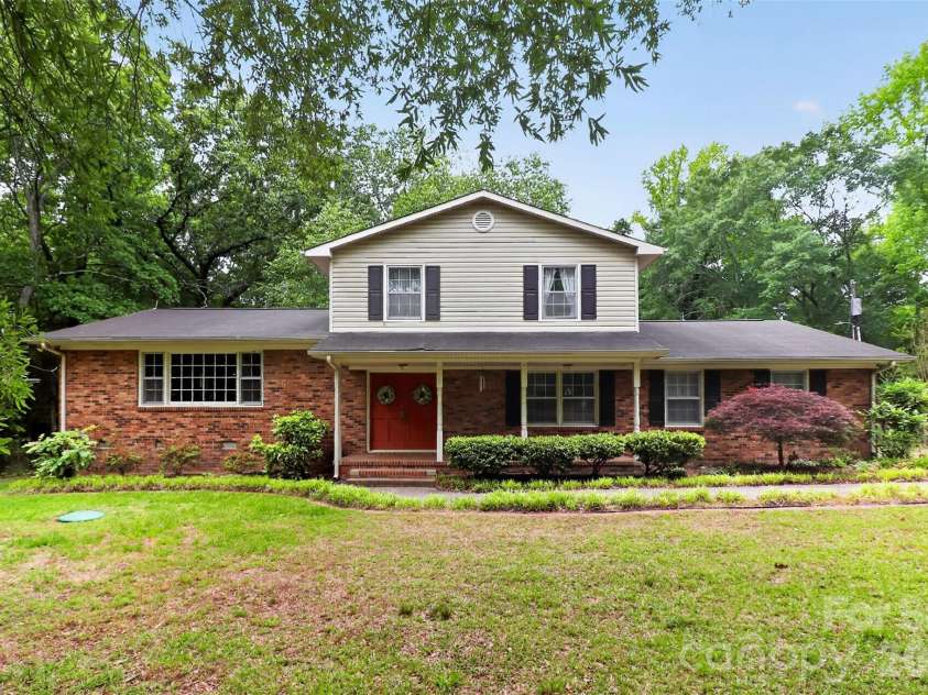 10899 Caroline Acres Road, Fort Mill, SC 29707.  MLS# CAR4382141, YatesRealty ID 25308. 
