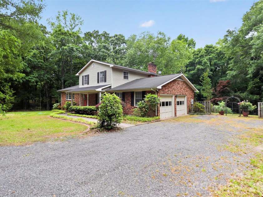 10899 Caroline Acres Road, Fort Mill, SC 29707.  MLS# CAR4382141, YatesRealty ID 25308. 