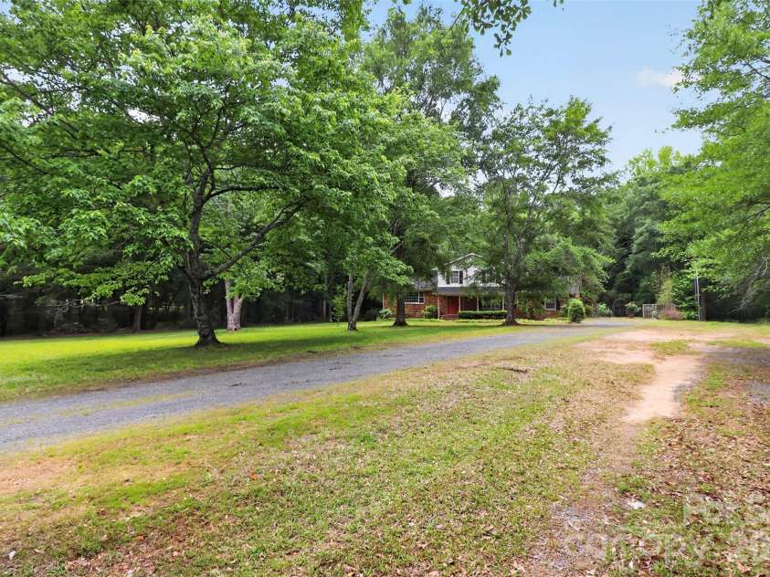 10899 Caroline Acres Road, Fort Mill, SC 29707.  MLS# CAR4382141, YatesRealty ID 25308. 