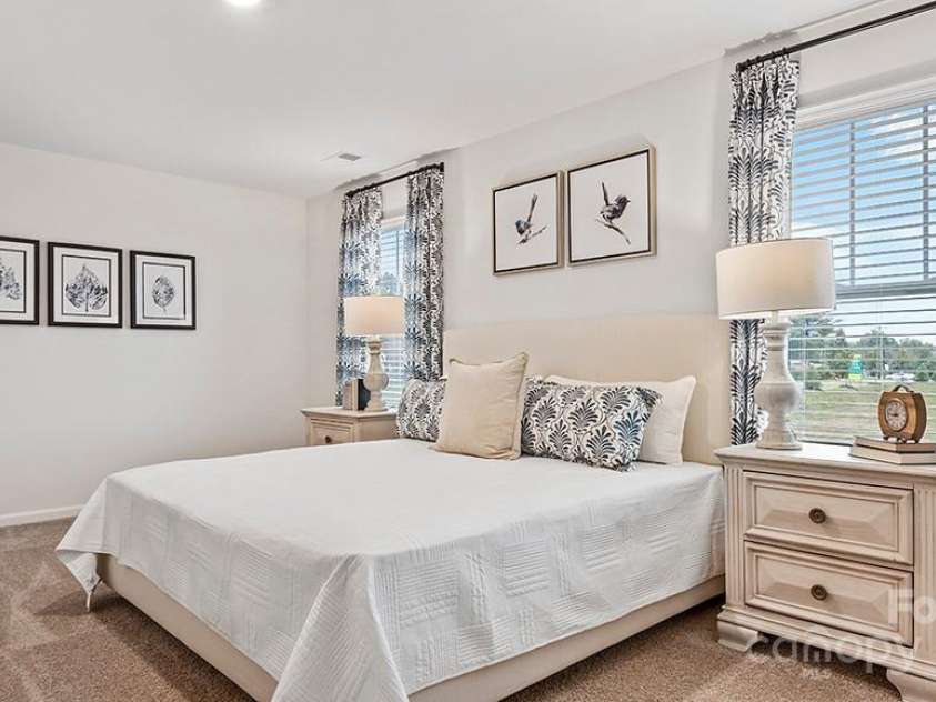 12125 Lady Bell Drive, Charlotte, NC 28278.  MLS# CAR4272562, YatesRealty ID 25309. 