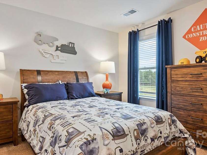 12125 Lady Bell Drive, Charlotte, NC 28278.  MLS# CAR4272562, YatesRealty ID 25309. 