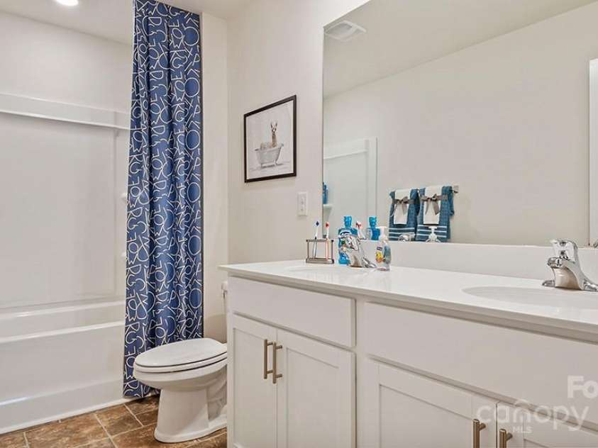 12125 Lady Bell Drive, Charlotte, NC 28278.  MLS# CAR4272562, YatesRealty ID 25309. 