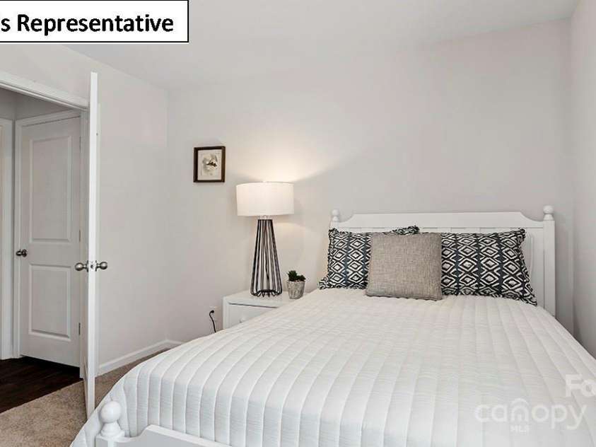 12125 Lady Bell Drive, Charlotte, NC 28278.  MLS# CAR4272562, YatesRealty ID 25309. 