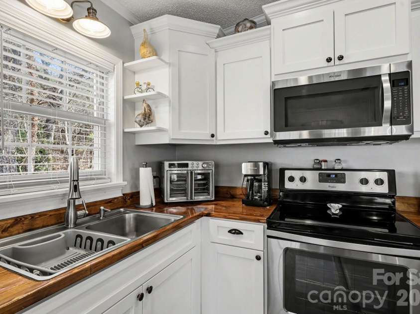 119 Deerfield Drive, New London, NC 28127.  MLS# CAR4350179, YatesRealty ID 2531. 