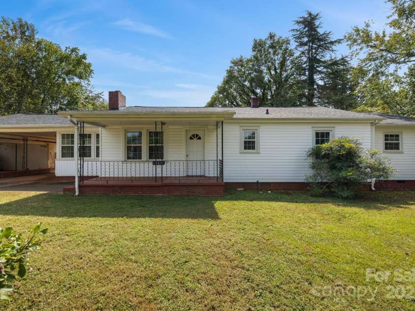 187 Oakridge Drive, Forest City, NC 28043.  MLS# CAR4306647, YatesRealty ID 2531. 