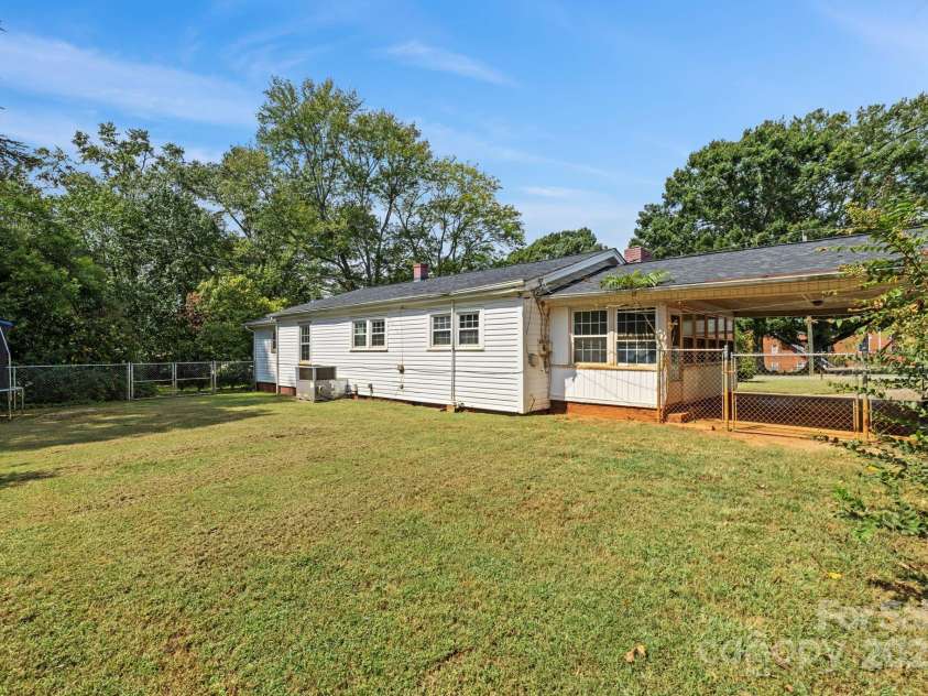 187 Oakridge Drive, Forest City, NC 28043.  MLS# CAR4306647, YatesRealty ID 2531. 