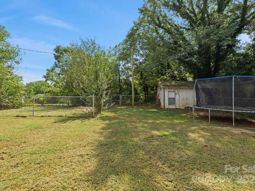 187 Oakridge Drive, Forest City, NC 28043.  MLS# CAR4306647, YatesRealty ID 2531. 