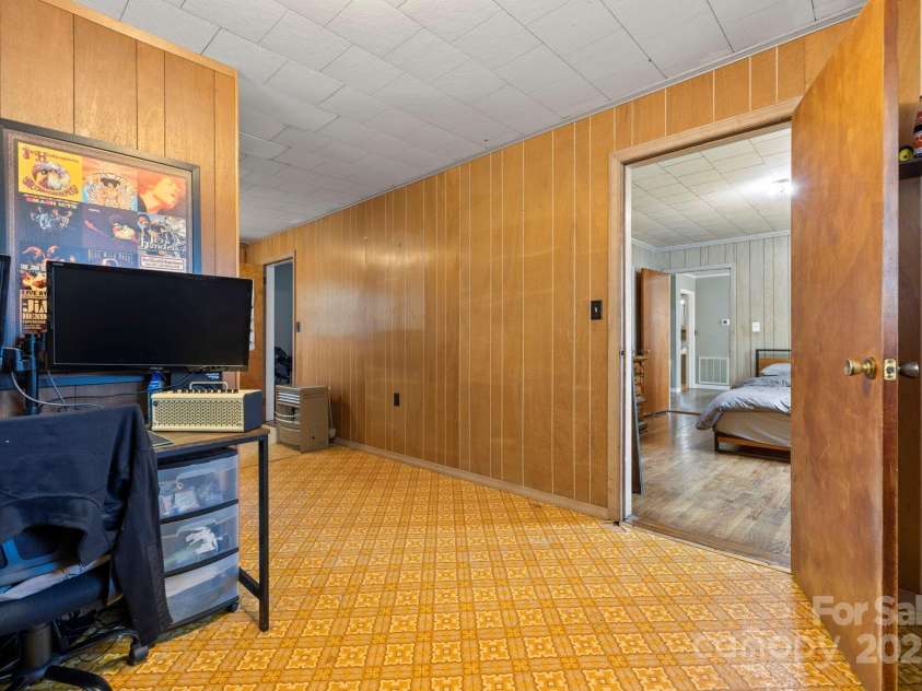 187 Oakridge Drive, Forest City, NC 28043.  MLS# CAR4306647, YatesRealty ID 2531. 