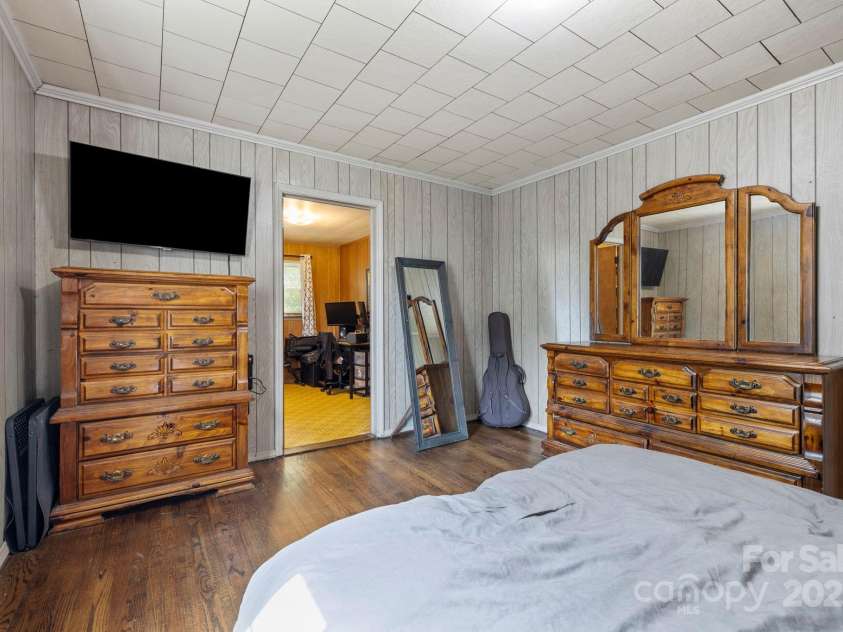 187 Oakridge Drive, Forest City, NC 28043.  MLS# CAR4306647, YatesRealty ID 2531. 