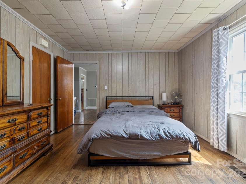 187 Oakridge Drive, Forest City, NC 28043.  MLS# CAR4306647, YatesRealty ID 2531. 