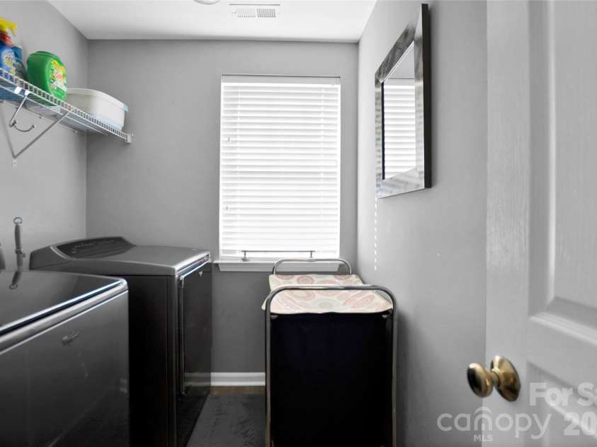 9806 Back Acre Drive, Charlotte, NC 28213.  MLS# CAR4382995, YatesRealty ID 25310. 