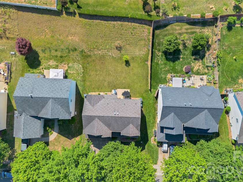 9806 Back Acre Drive, Charlotte, NC 28213.  MLS# CAR4382995, YatesRealty ID 25310. 