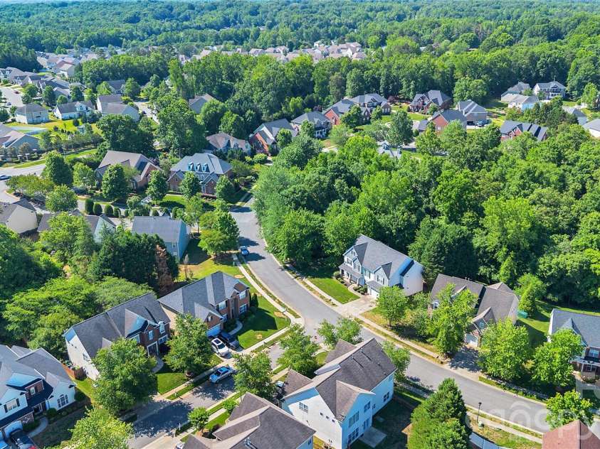 9806 Back Acre Drive, Charlotte, NC 28213.  MLS# CAR4382995, YatesRealty ID 25310. 
