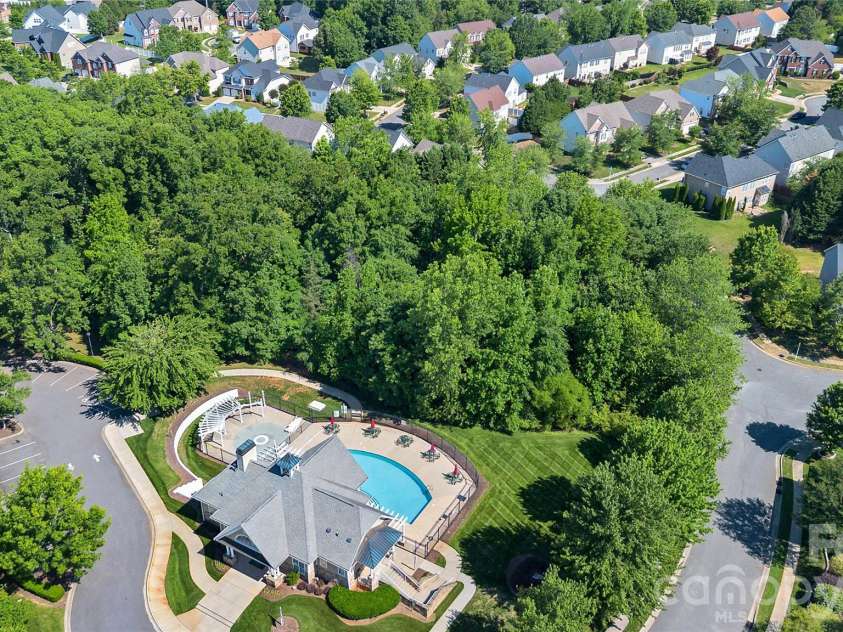 9806 Back Acre Drive, Charlotte, NC 28213.  MLS# CAR4382995, YatesRealty ID 25310. 