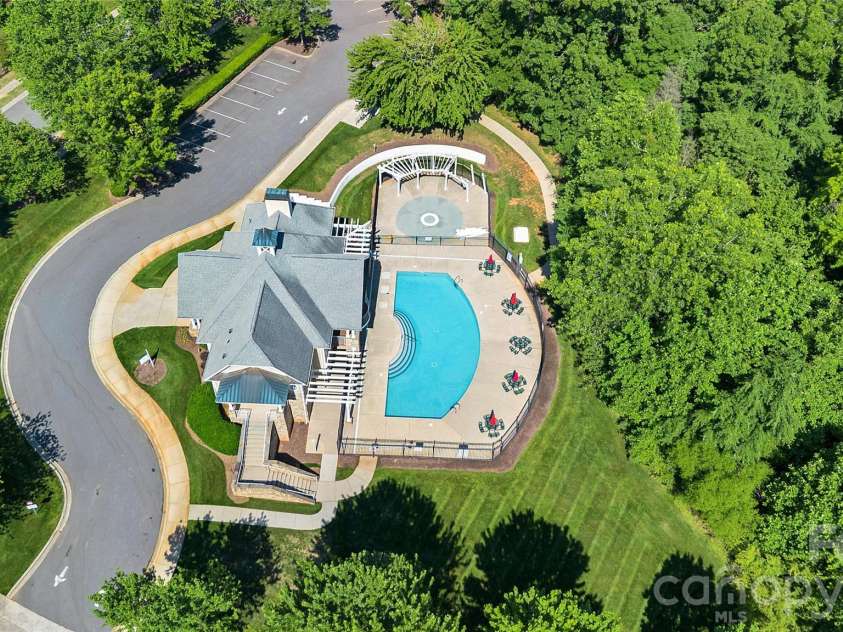 9806 Back Acre Drive, Charlotte, NC 28213.  MLS# CAR4382995, YatesRealty ID 25310. 