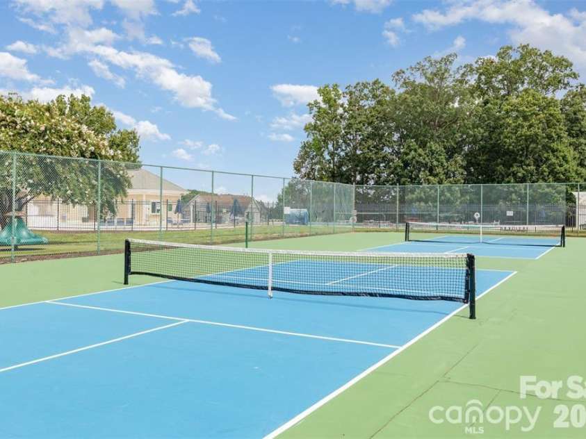 9806 Back Acre Drive, Charlotte, NC 28213.  MLS# CAR4382995, YatesRealty ID 25310. 