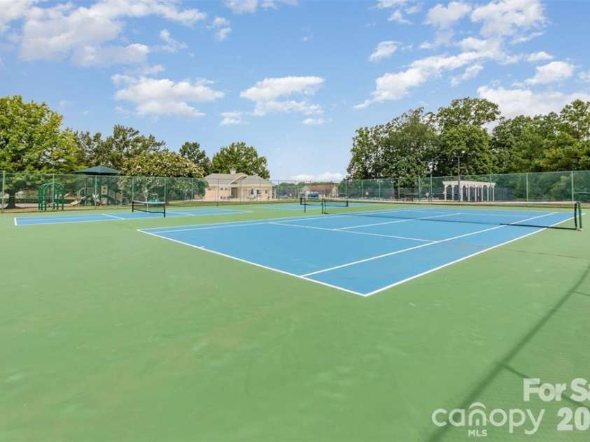9806 Back Acre Drive, Charlotte, NC 28213.  MLS# CAR4382995, YatesRealty ID 25310. 