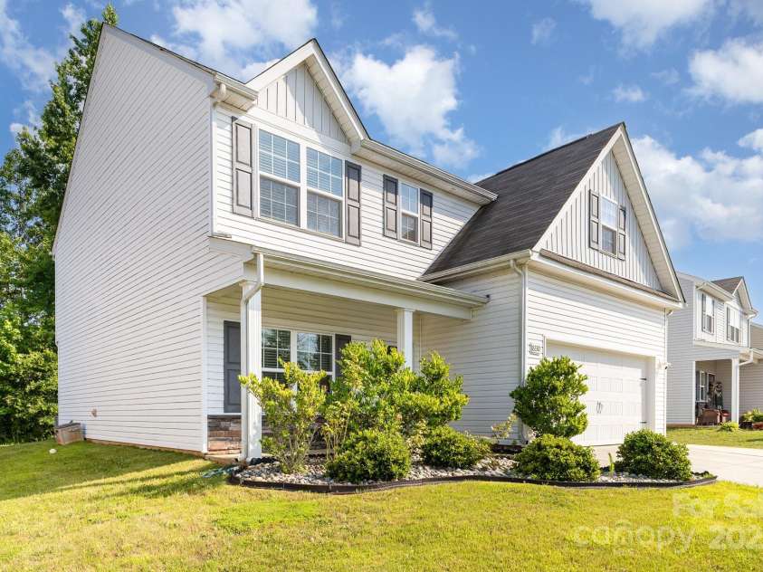 8330 Kneller Street, Charlotte, NC 28215.  MLS# CAR4273603, YatesRealty ID 25311. 