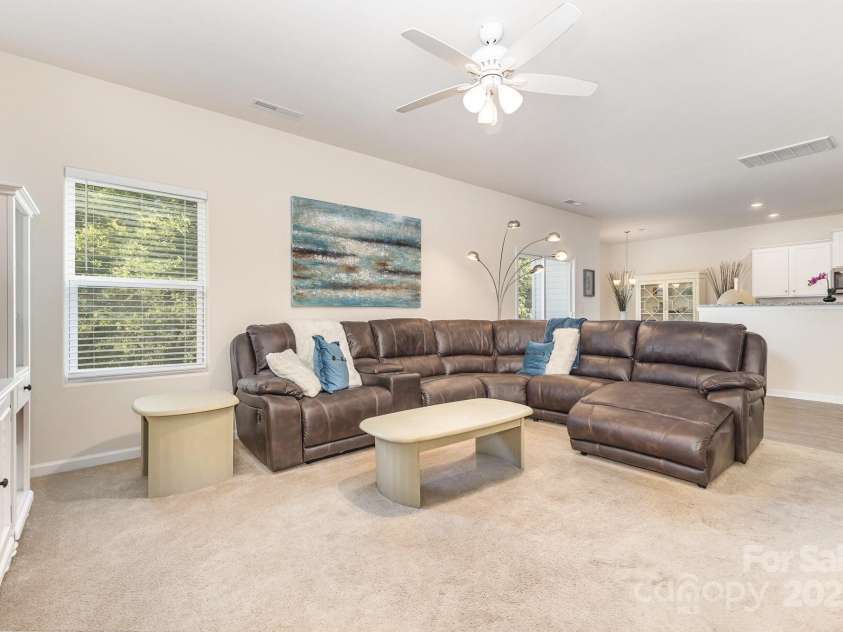 8330 Kneller Street, Charlotte, NC 28215.  MLS# CAR4273603, YatesRealty ID 25311. 